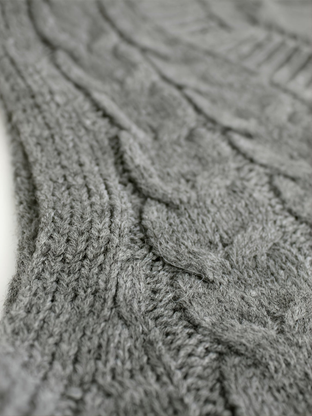 Cora | Gezellige Kabelgebreide V-Hals Sweater Vest