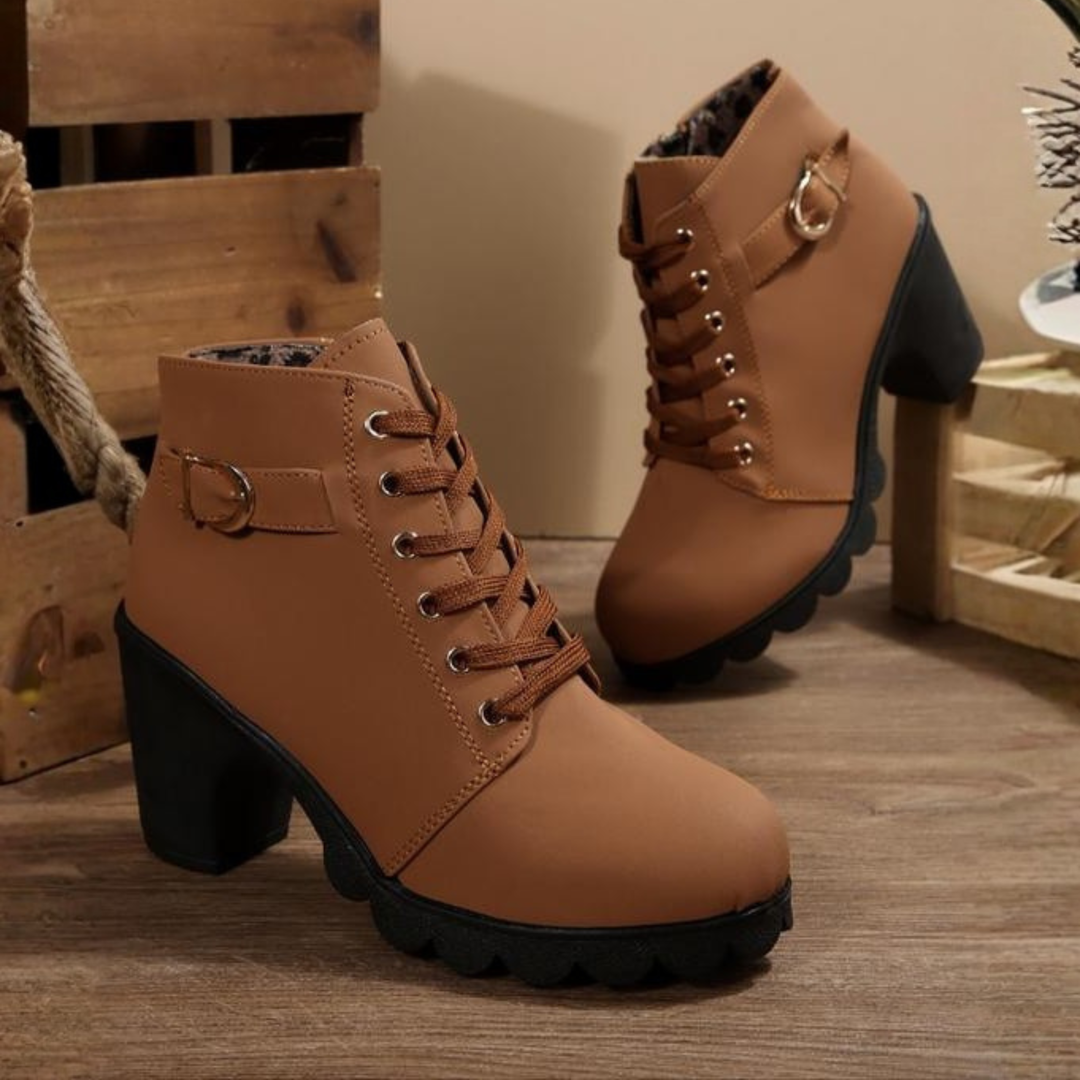 Dames Veterlaarzen met Metalen Gesp en Chunky Zool