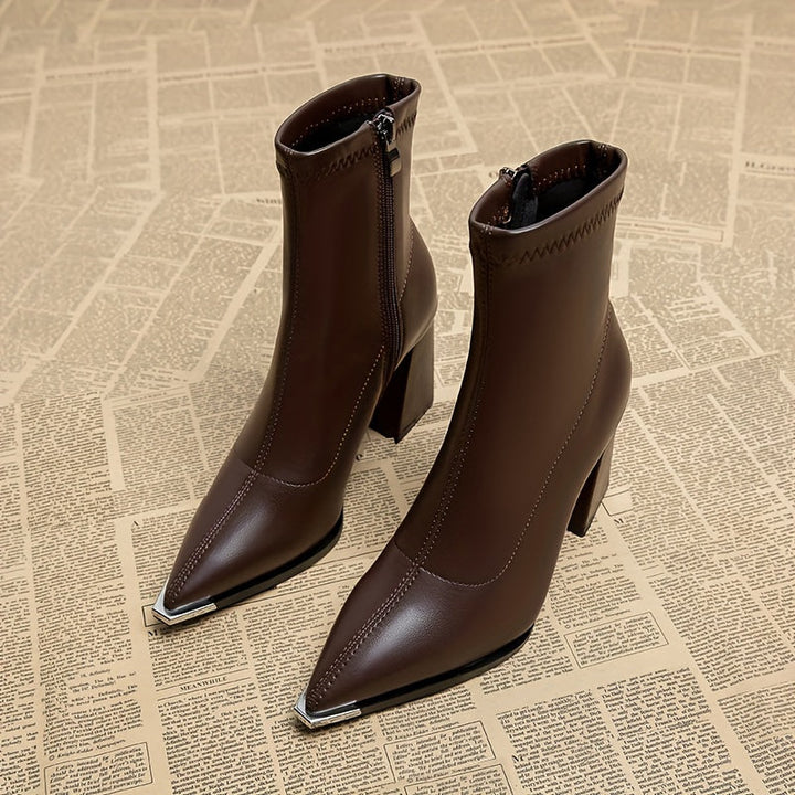 Josephine | Puntige Chunky Heel Enkellaarsjes