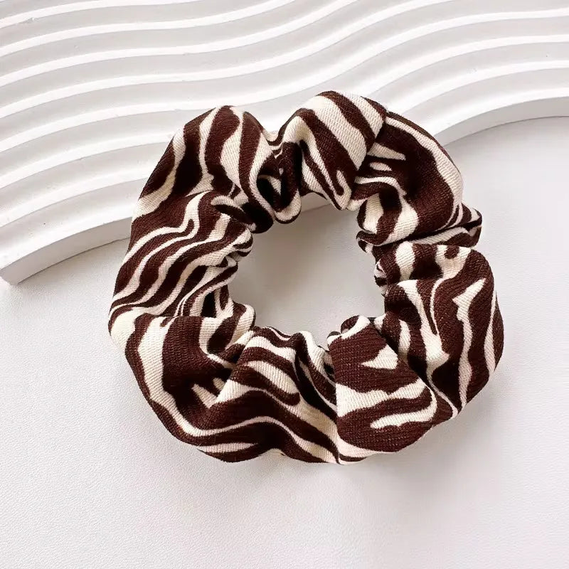Set van 5 scrunchies met dierenprints