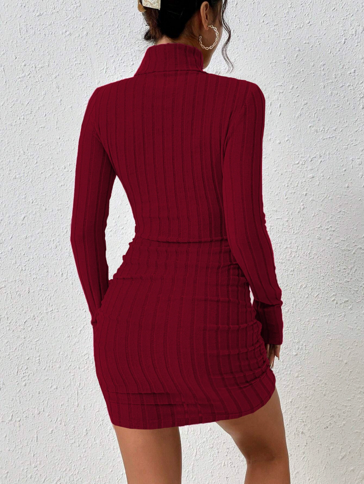 Jurk met hoge col en lange mouwen in slim fit