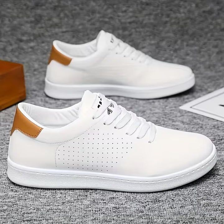 Lage skateschoenen met vetersluiting en perforaties