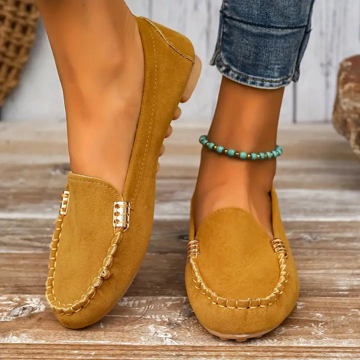 Lotte - Casual Comfort Loafers Dames met Subtiel Gouden Detail en Stikselrand