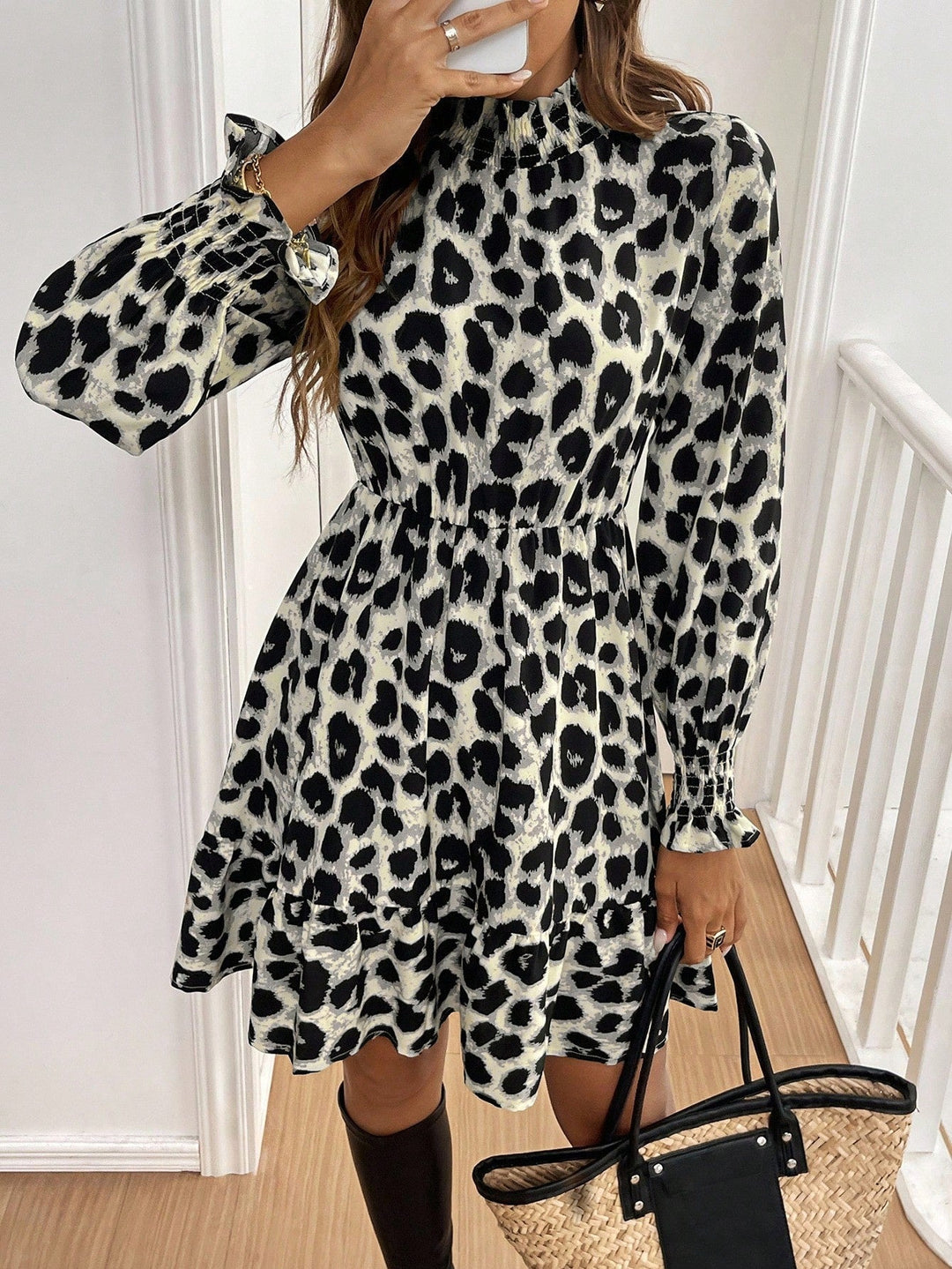 Mini jurk met luipaardprint en lange mouwen