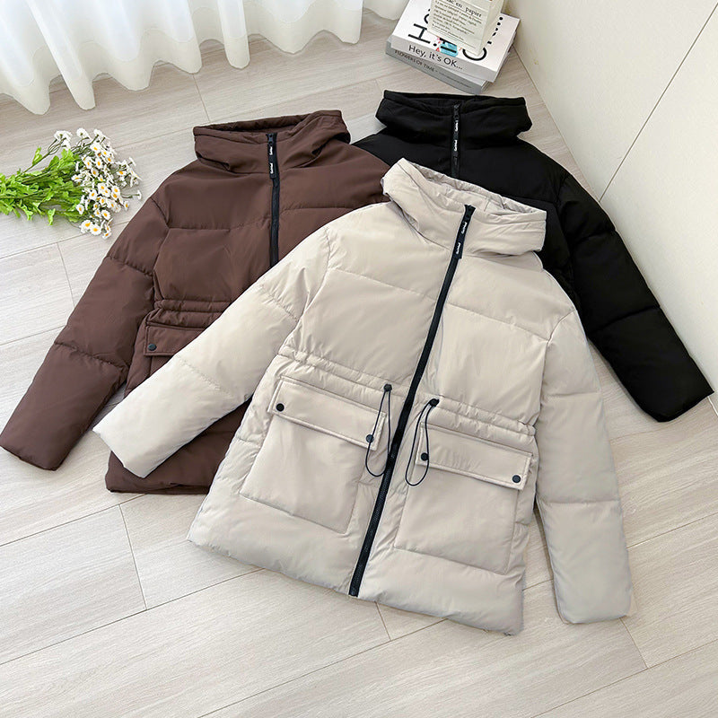 Dames middellange thermoparka met taillering tunnelkoord en capuchon