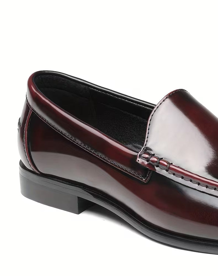 Schoenen met lichtgewicht ontwerp en puntige neus