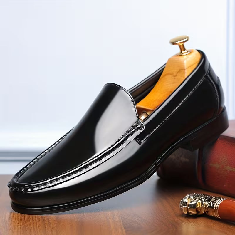 Schoenen met lichtgewicht ontwerp en puntige neus