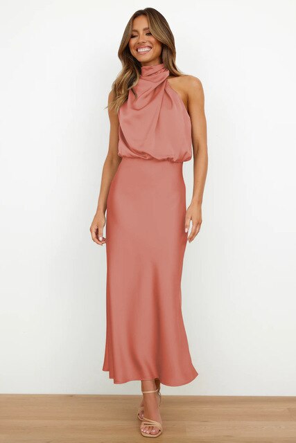 Dames maxi cocktailjurk met halternek en elegante avondlook