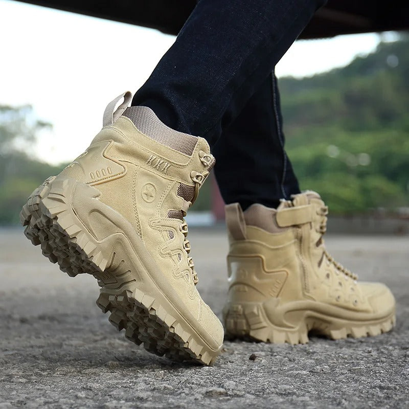 Alfredo | Zwarte militaire werklaarzen met antislip zool