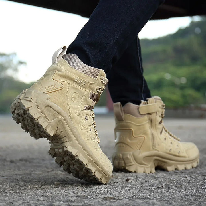 Alfredo | Zwarte militaire werklaarzen met antislip zool