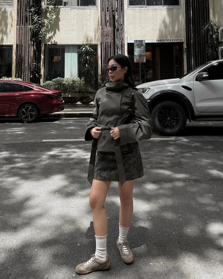 Veerle | Geknoopte High-Neck Poised Trench Coat