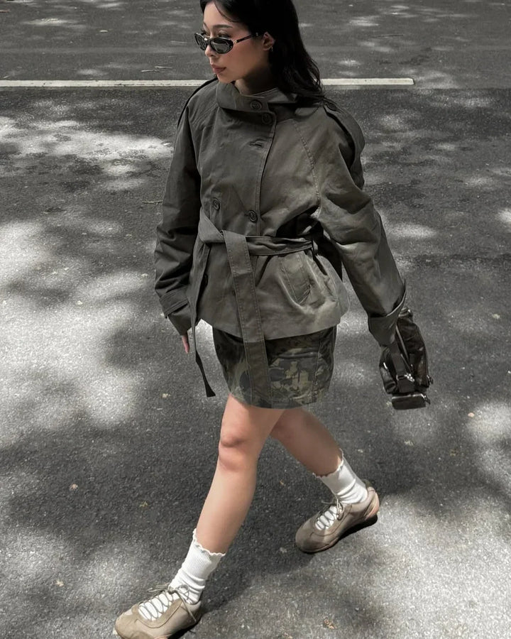 Veerle | Geknoopte High-Neck Poised Trench Coat