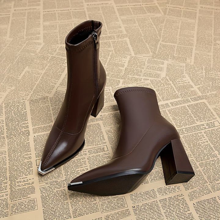 Josephine | Puntige Chunky Heel Enkellaarsjes
