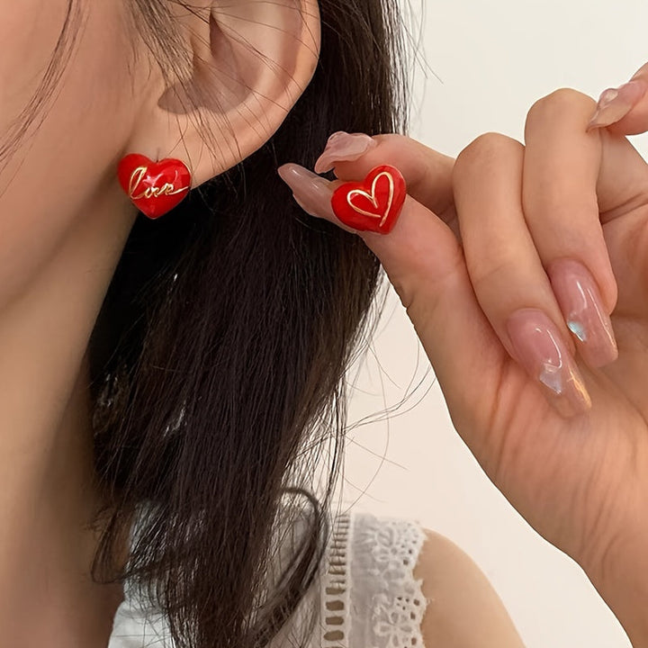 Elena | Elegante rode hart & letter asymmetrische oorbellen