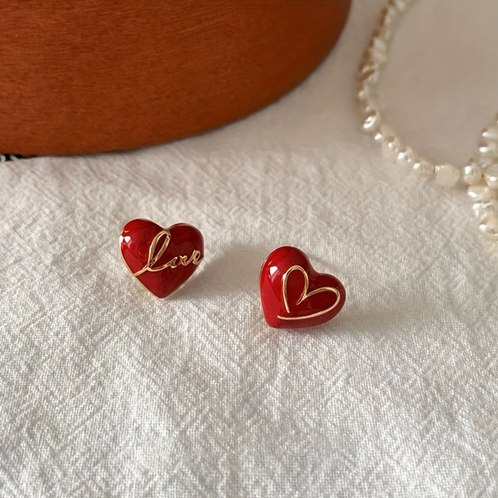 Elena | Elegante rode hart & letter asymmetrische oorbellen