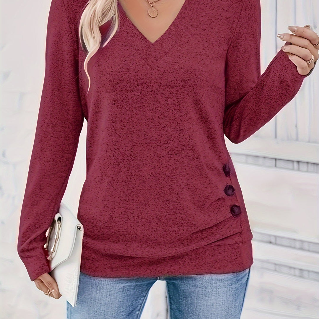 Elise | Elegant V-hals T-shirt met lange mouwen en knoopdetail