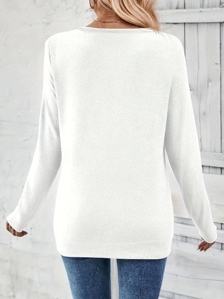 Elise | Elegant V-hals T-shirt met lange mouwen en knoopdetail