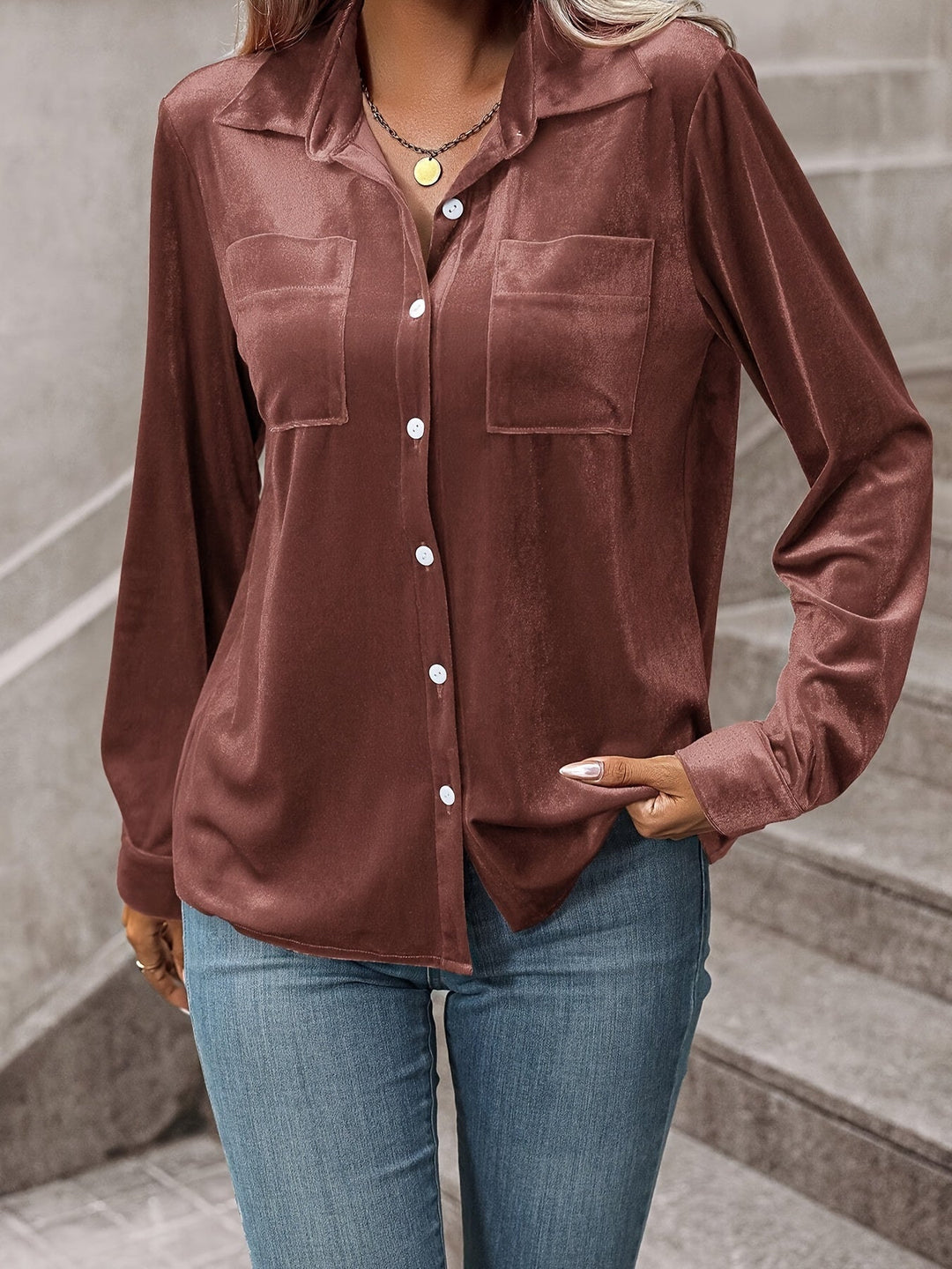 Femke | Blouse met dubbele zakken en knoopsluiting