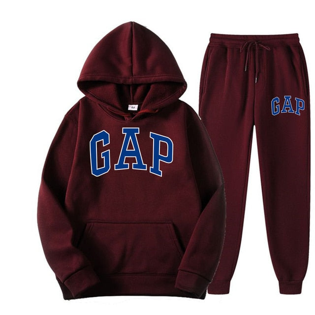 GAP | Modern en comfortabel dames joggingpak met capuchon en tekst