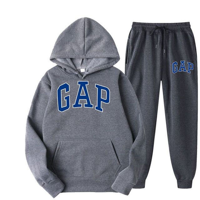 GAP | Modern en comfortabel dames joggingpak met capuchon en tekst