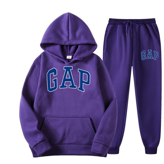 GAP | Modern en comfortabel dames joggingpak met capuchon en tekst