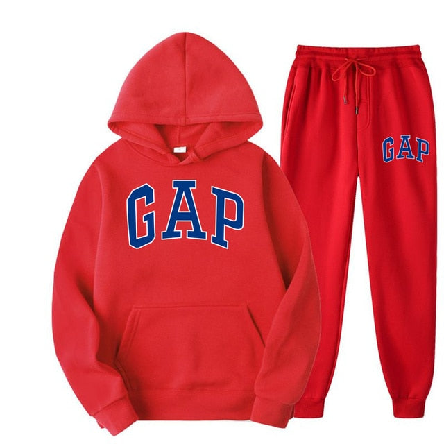 GAP | Modern en comfortabel dames joggingpak met capuchon en tekst