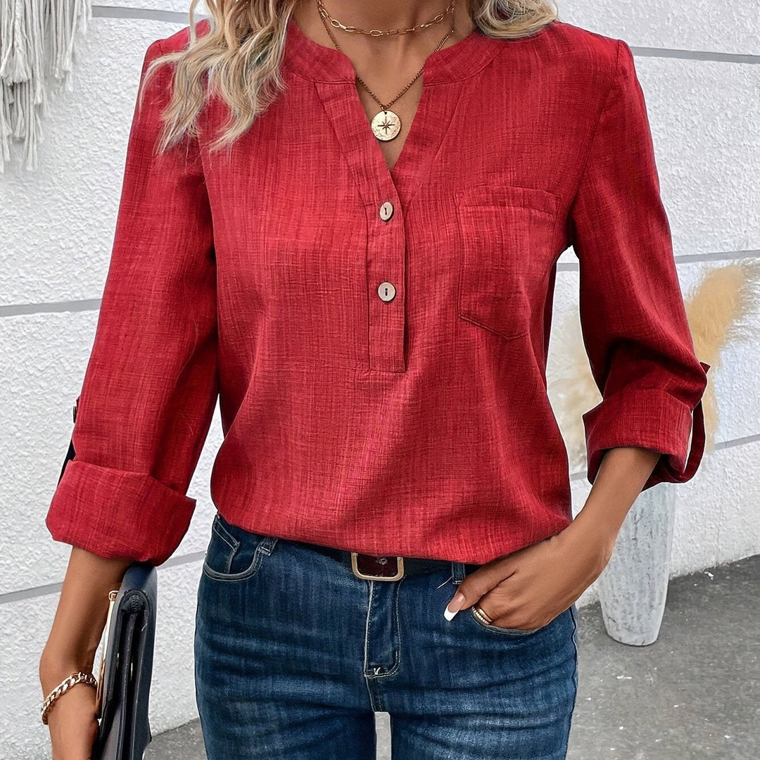Lara | Gehaakte halsknoop blouse met lange mouwen