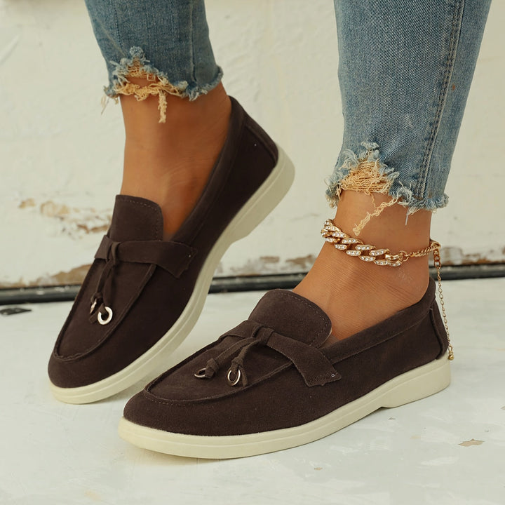 Mila | Vrouwelijke tassel loafer met ijzeren ring en decoratie