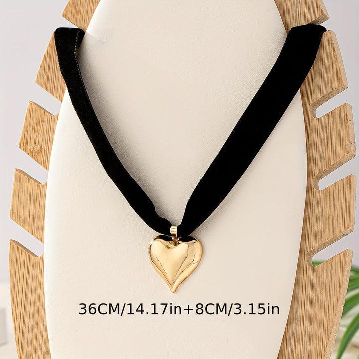 Nina | Elegante sexy liefdeshart ketting met zwarte flanellen band choker