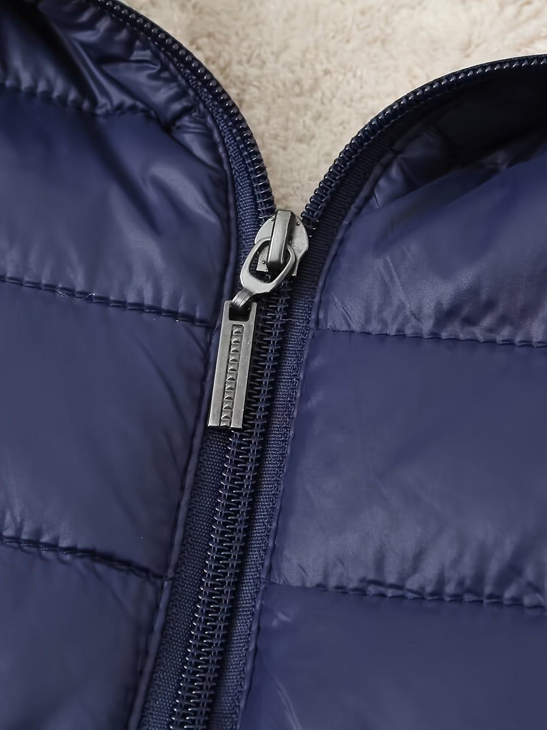 Nina | Warme puffy jas met rits en imitatiefbont voering